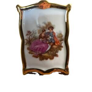 VTG LIMOGES CASTEL HAND PAINTED FRAGONARD ROMANTIC COUPLE FRAMED W/STAND MINT